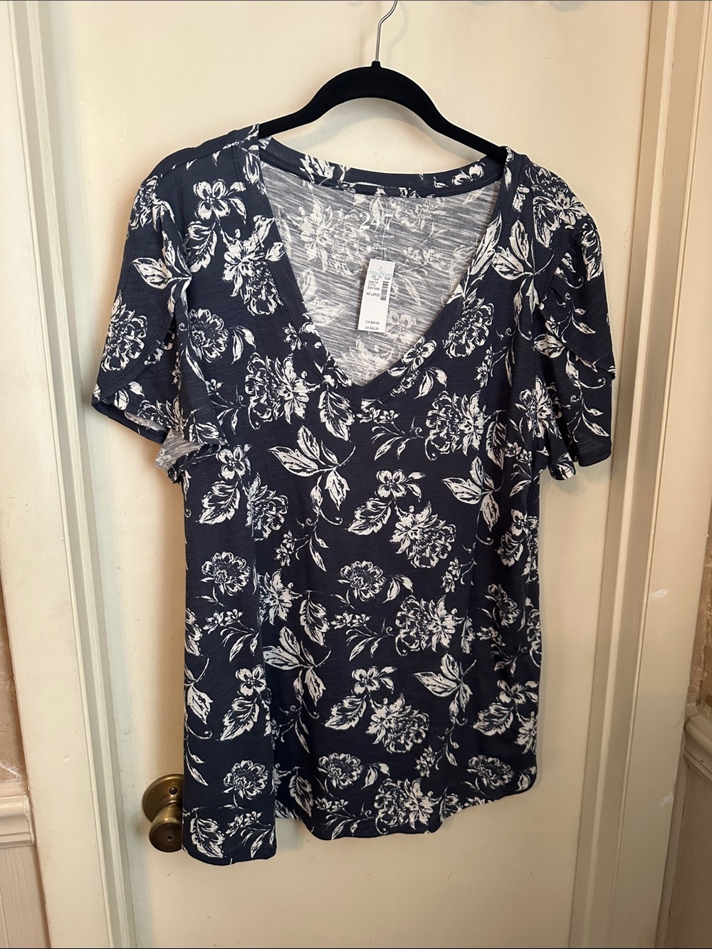Maurices Floral V-Neck Top - Classic Comfort Size XXL NWT